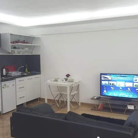 Persian Suites Апартаменты *